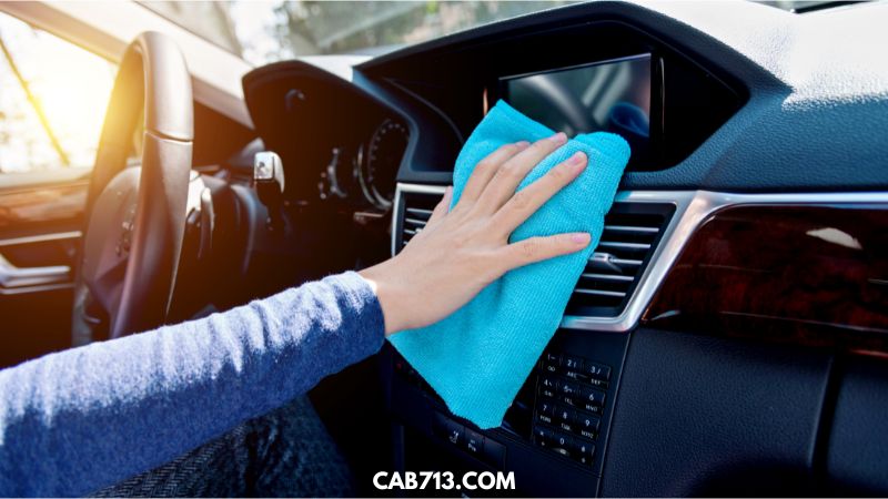 How to Clean the Interior of a Car With Compressed Air